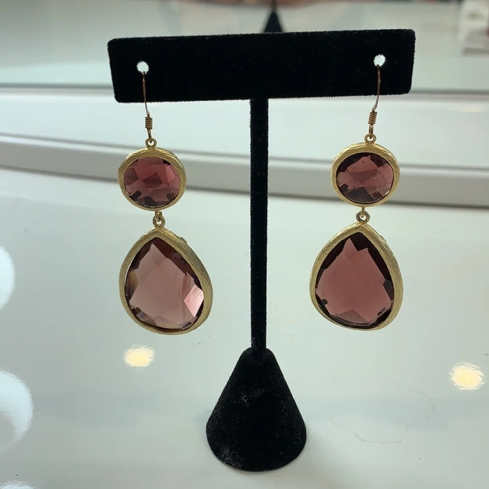 Boutique Earrings mauve stone vintage gold trim